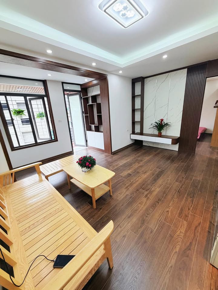 Căn hộ tập thể trung tâm Thanh Xuân 33m² - Full nội thất, view phố thoáng
