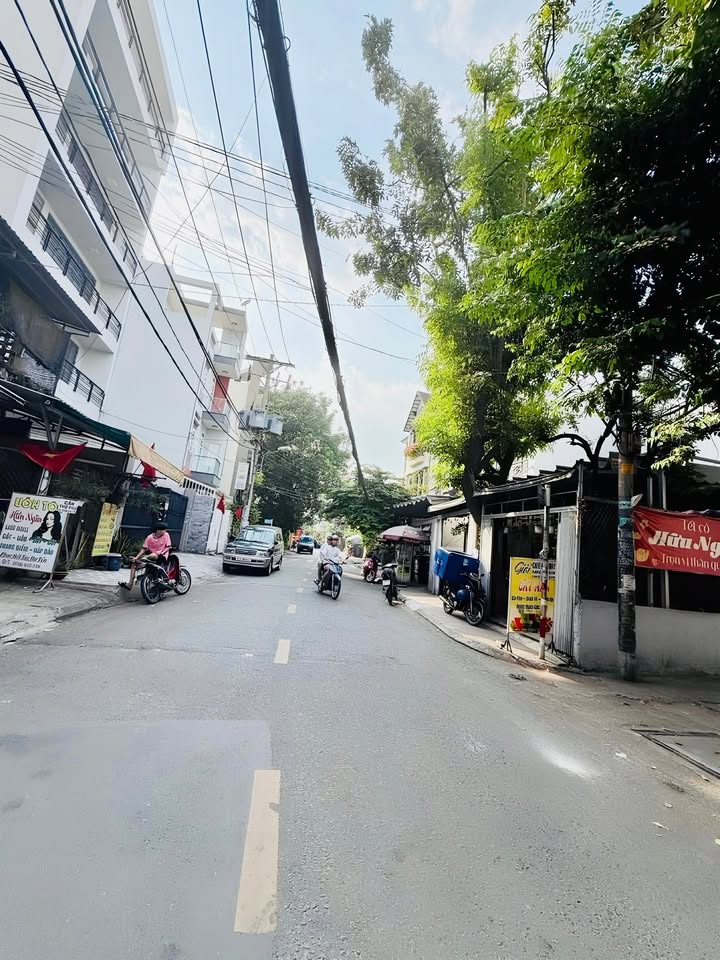 Nhà phố 2 tầng đường Xe Hơi, Quận Tân Phú, 52m² chỉ 5 tỷ - Vị trí đắc địa gần Gò Dầu!