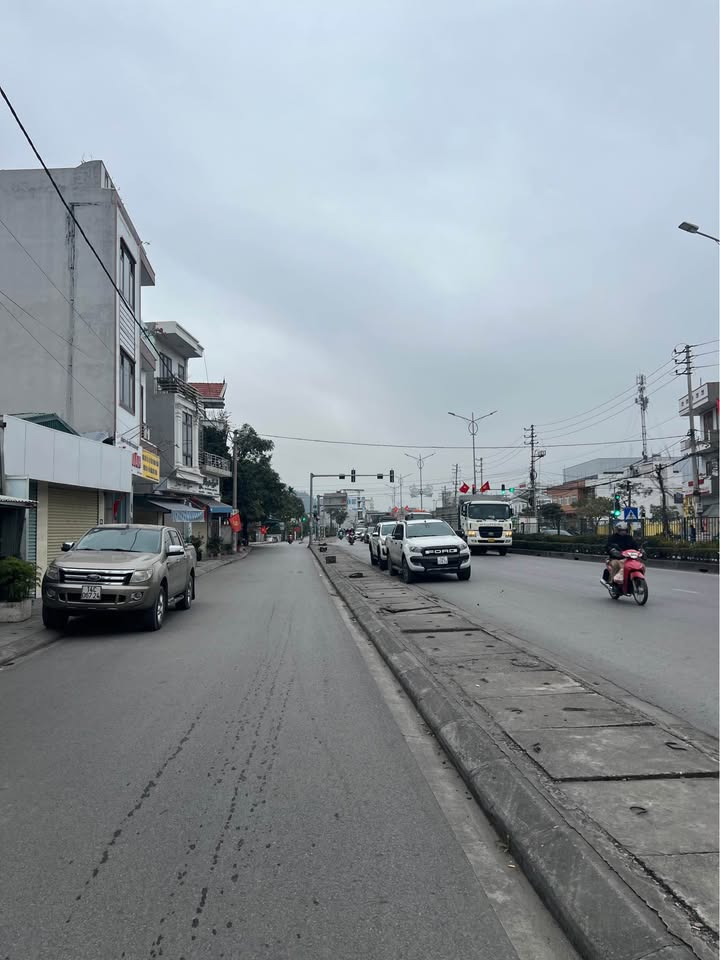 Đất kinh doanh mặt đường QL18 Huyện Quảng Yên 90m² giá 3.15 tỷ - Đầu tư sinh lời ngay!