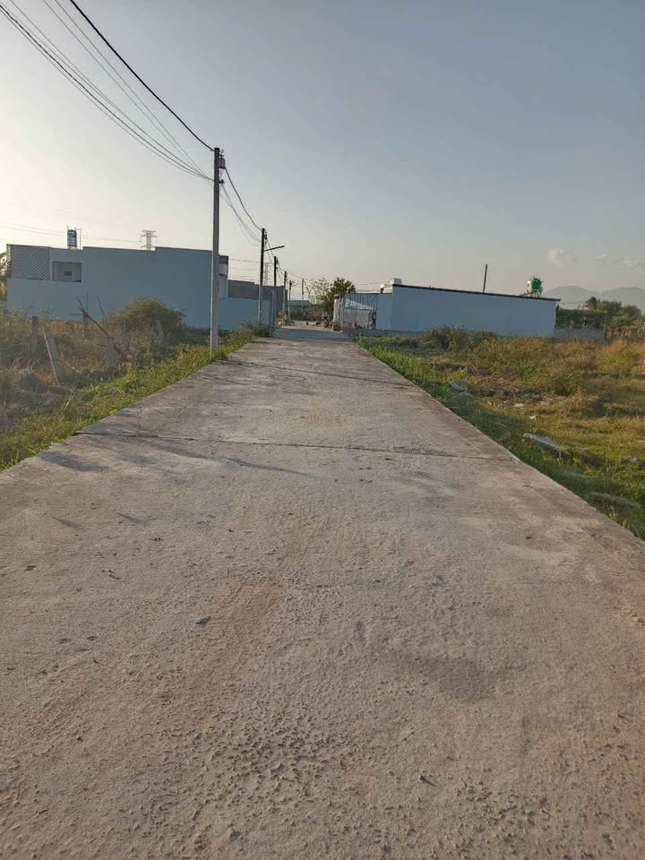 Cặp đất thổ cư mặt tiền KDC Phong Nẫm Phan Thiết 111m² giá 650 triệu - Bán gấp!