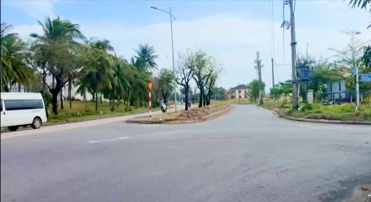 Nhà Gác Lửng Mặt Tiền Đường Âu Cơ Phường Vĩnh Điện 123m² giá 6.9 tỷ - Kinh doanh sầm uất!