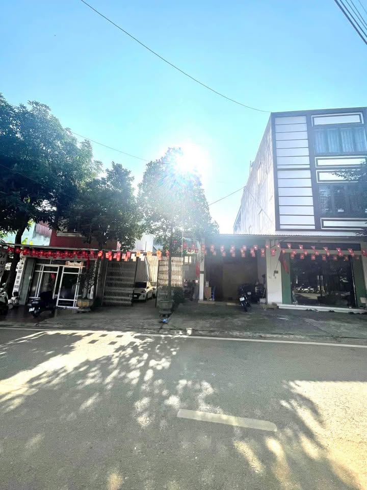 Lô đất Nguyễn Trường Tộ, Lào Cai 100m² giá 2 tỷ - Vị trí đẹp kinh doanh!