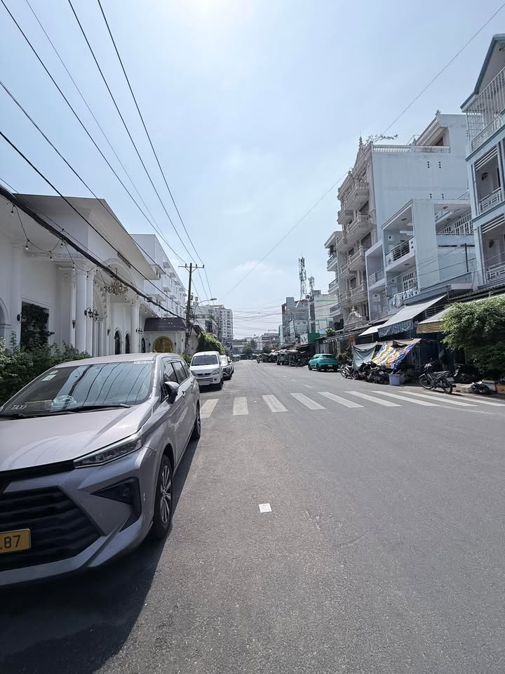 Nhà riêng hẻm xe hơi Độc Lập, Tân Thành 60m² giá chỉ 6 tỷ - Sẵn sàng vào ở!