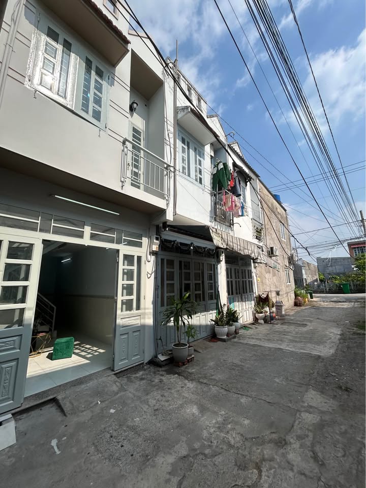 Nhà phố 2PN tại đường TL 41, Quận 12, 24m² - Sổ hồng chính chủ, giá chỉ 1.33 tỷ!