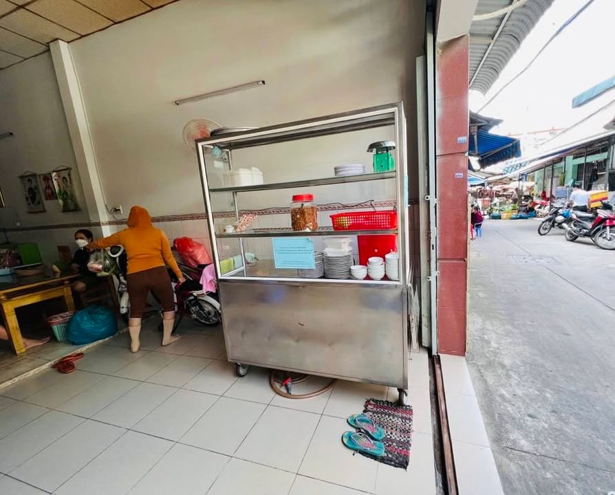 Nhà phố mặt tiền kinh doanh Chợ Tân Trụ 66m² giá 5 tỷ - Đầu tư sinh lời cao!