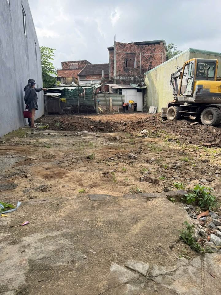 Đất nền Quận Cẩm Lệ 195m² giá 2.99 tỷ - Vị trí đắc địa gần đường chính!