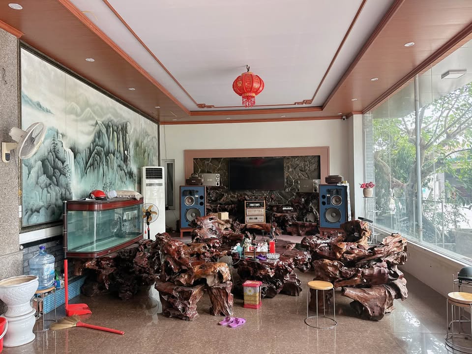 Biệt thự 3 tầng hướng Bắc 300m² tại Cẩm Bình giá 8.5 tỷ - Không thể bỏ qua!