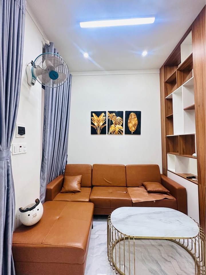 Nhà 2 tầng Hẻm Lê Duẩn thông Tuệ Tĩnh 81m² giá 3.5 tỷ - Đầy đủ tiện nghi sống!