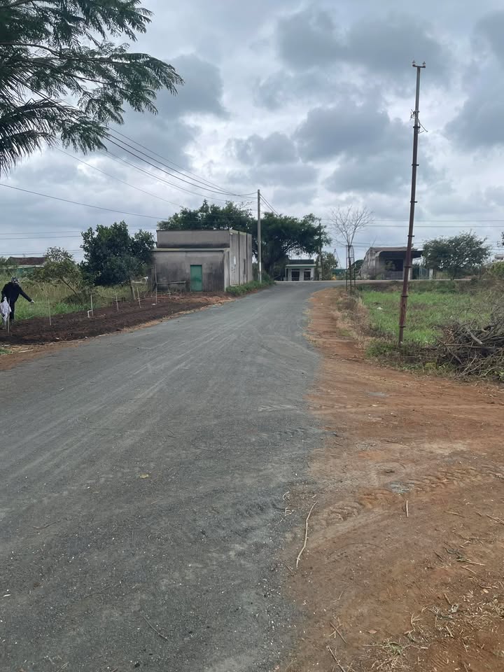 Đất nền thổ cư 296m² tại Thôn 4, Cư Ni, Ea Kar - Giá chỉ 800 triệu!