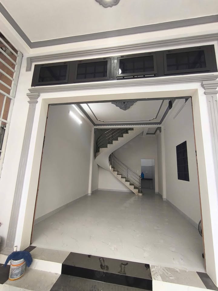 Nhà phố 3 tầng Phường Bình Chiểu 100m² giá 7.8 tỷ - Đầu tư sinh lời hấp dẫn!