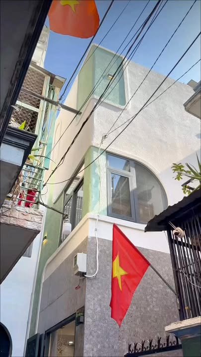 Nhà phố 3 tầng Quận Bình Thạnh 25m² giá 5.38 tỷ - Vị trí đắc địa ngay ngã tư Hàng Xanh