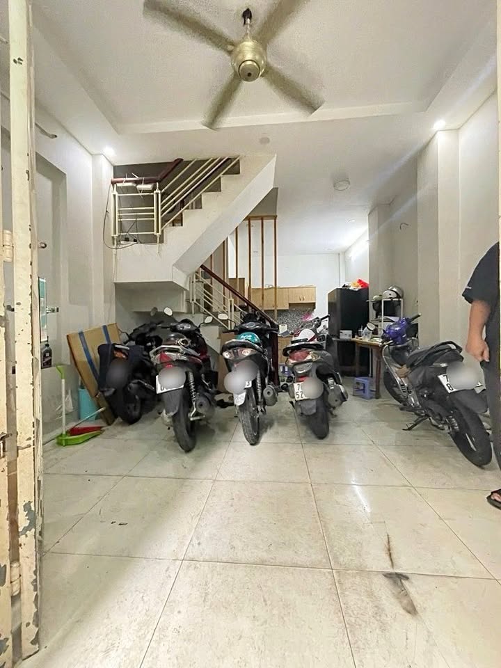 Nhà riêng Quận 10 34m² giá 5.7 tỷ - Hẻm yên tĩnh, đầu tư sinh lời!