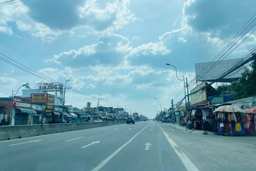 FrontHouse chợ Nhật Huy 205m² giá 5 tỷ - Mặt tiền kinh doanh sầm uất!