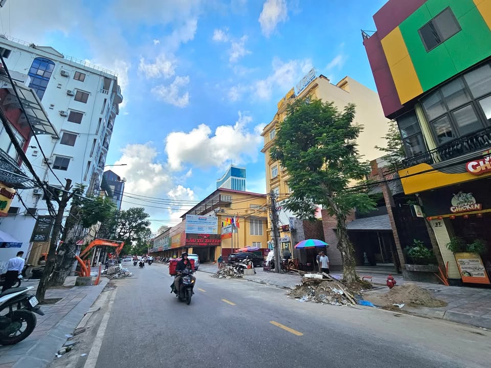Nhà mặt tiền phố Minh Khai, Hải Phòng 120m² giá 25 triệu - Kinh doanh thuận lợi!