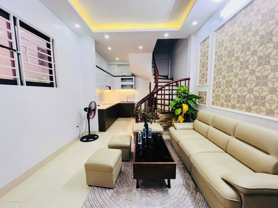 Nhà riêng Pháo Đài Láng, Đống Đa 31m² giá thỏa thuận - Lô góc 2 thoáng sáng rực rỡ!