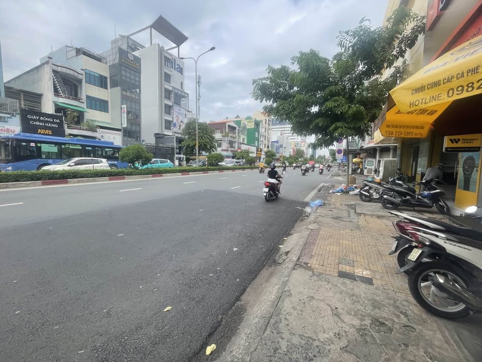 Nhà mặt tiền Cộng Hòa 17m² giá 6.2 tỷ - Cơ hội đầu tư hấp dẫn!