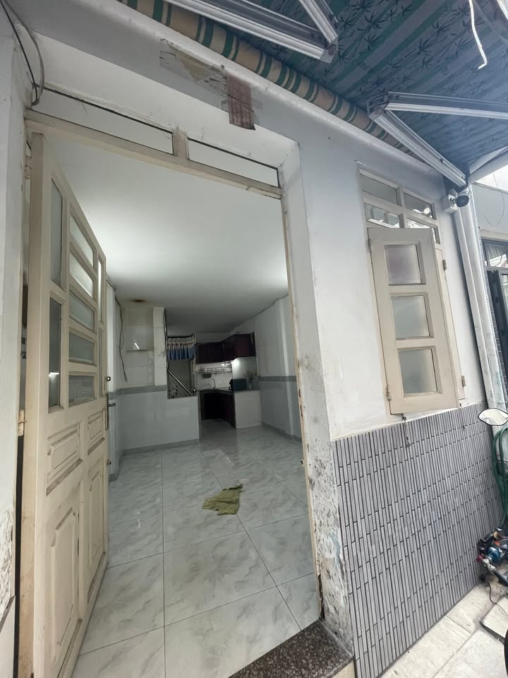 Nhà 2 tầng mặt hẻm Đỗ Xuân Hợp, Thủ Đức, 29m² - Giá chỉ 3.4 tỷ!