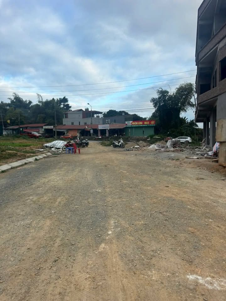 Đất nền Bến Cát, Bình Dương 90m² giá 2 tỷ - Khu vực phát triển, đường rộng thoáng