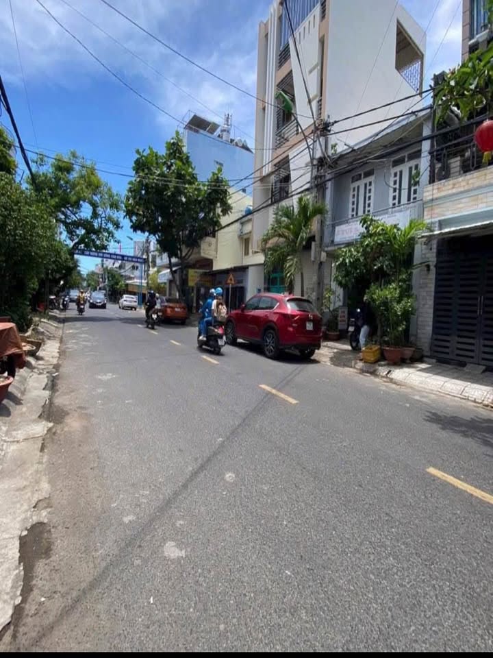 Nhà 3 tầng mặt tiền Trần Nguyên Hãn, Nha Trang 53.4m² giá 6.7 tỷ - Sổ hồng đầy đủ, vào ở ngay!