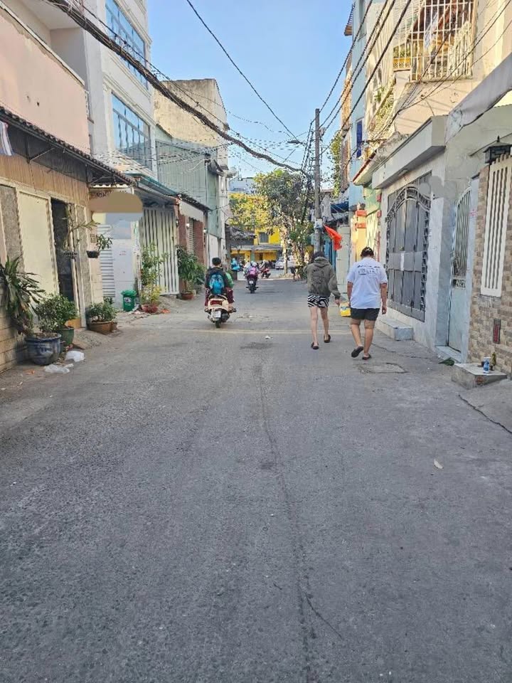 Nhà phố Nguyễn Văn Linh, Quận 7 - 77m² giá 14 tỷ - Sổ hồng riêng, pháp lý rõ ràng!