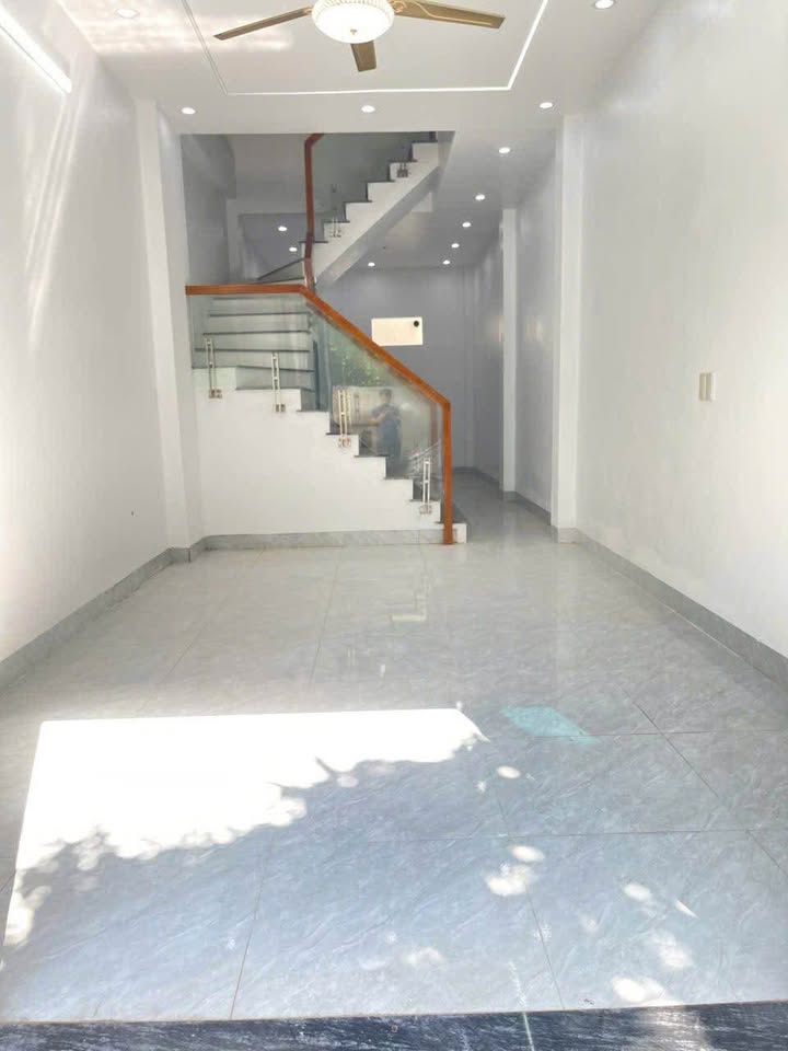 Nhà 3 tầng Phú Khánh, 40m² giá 1.7 tỷ - Sở hữu ngay nhà trung tâm!