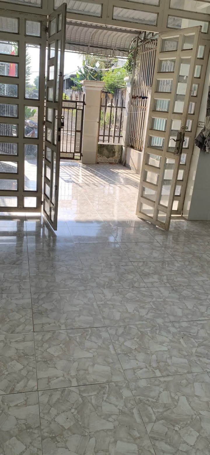 Nhà nguyên căn cho thuê tại Phường Tân Xuân, 2 phòng ngủ, giá 3 triệu - Đường đi thuận lợi!