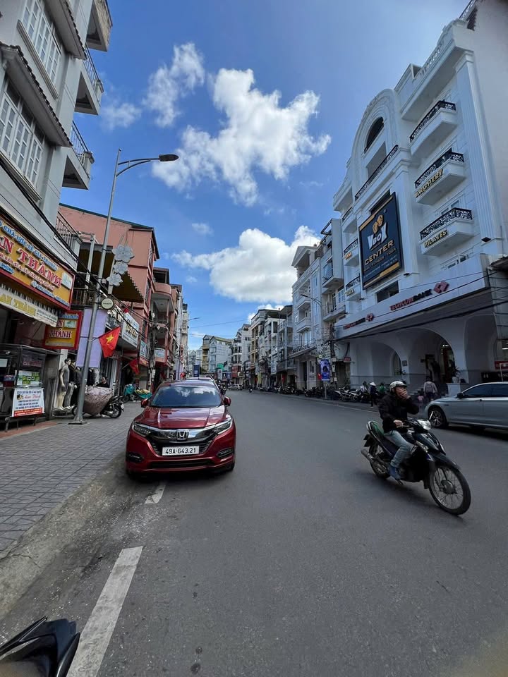 Nhà mặt tiền Phan Đình Phùng, Đà Lạt 59m² giá 14.3 tỷ - Kinh doanh sầm uất!
