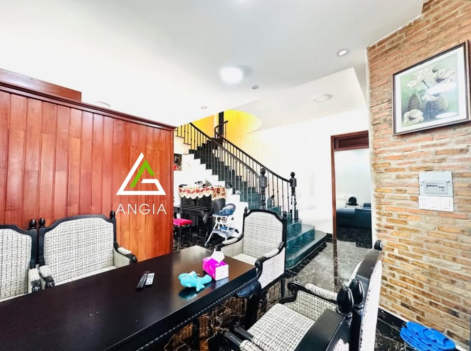 Nhà Lữ Gia, Đà Lạt 200m² giá 9.5 tỷ - Ô tô vào tận nơi!