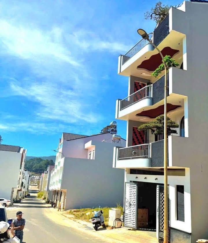 Nhà mới KQH An Sơn Đà Lạt 95.5m² giá 13.5 tỷ - Thiết kế hiện đại, sẵn sàng ở ngay!