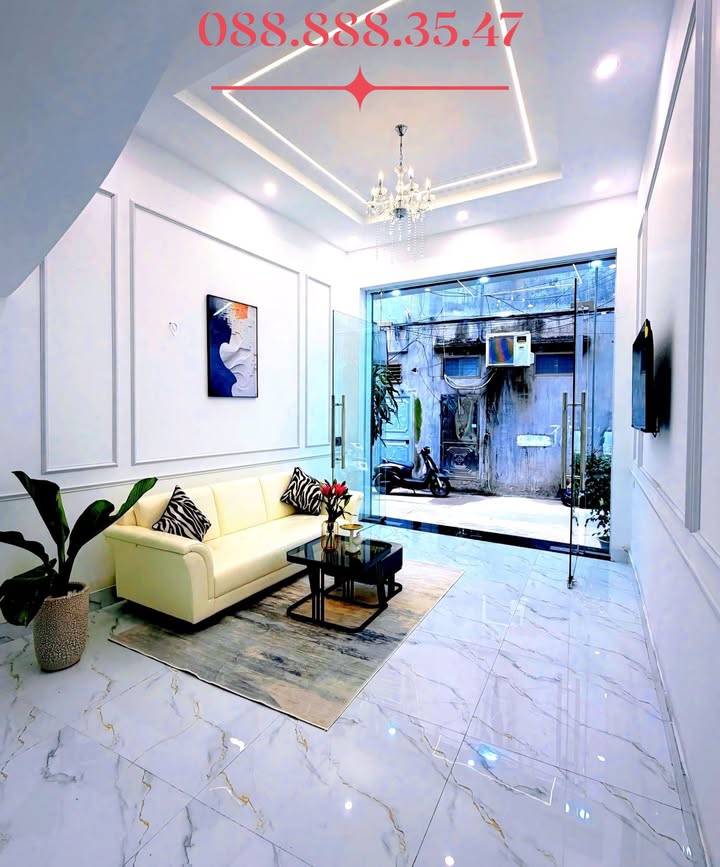 Nhà 3 tầng tại làn 2 Nguyễn Gia Thiều, 45m² giá 5.5 tỷ - Đầu tư sinh lời bền vững!