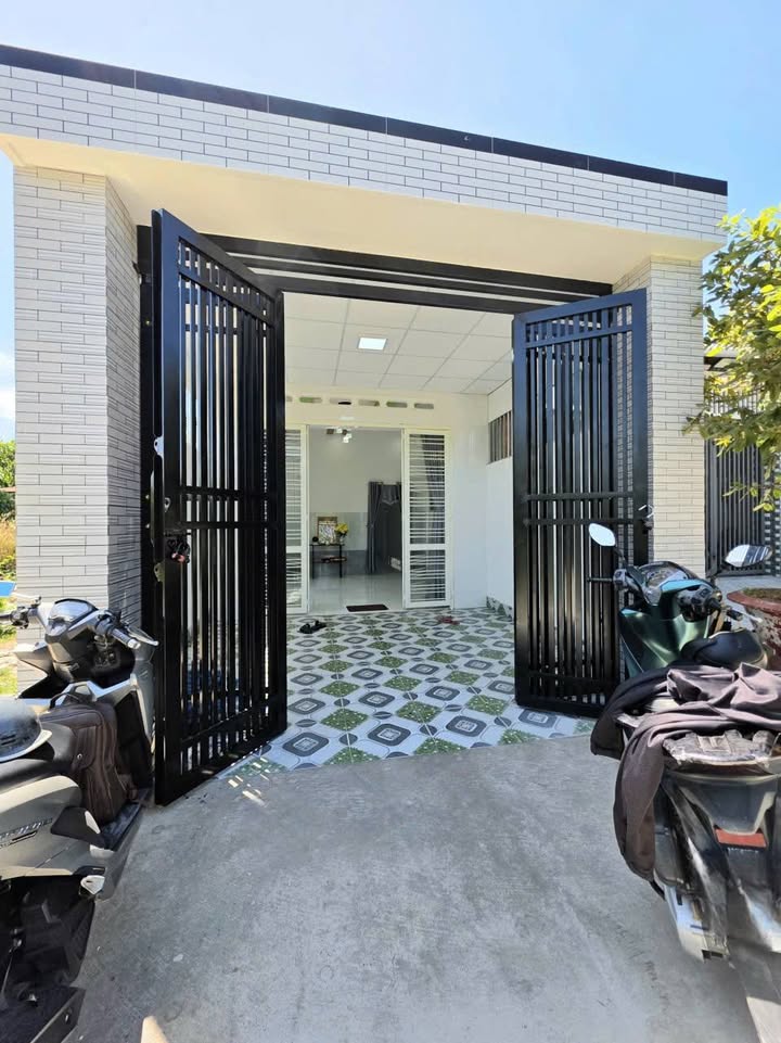 Nhà phố Hòa Thành 92m² giá 1.19 tỷ - Chính chủ bán gấp