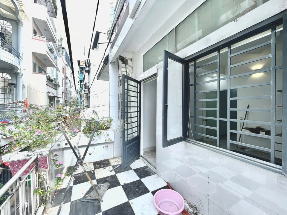 Căn hộ Phạm Ngũ Lão, Quận 4, 40m² - Ban công lớn, giá cực mềm!