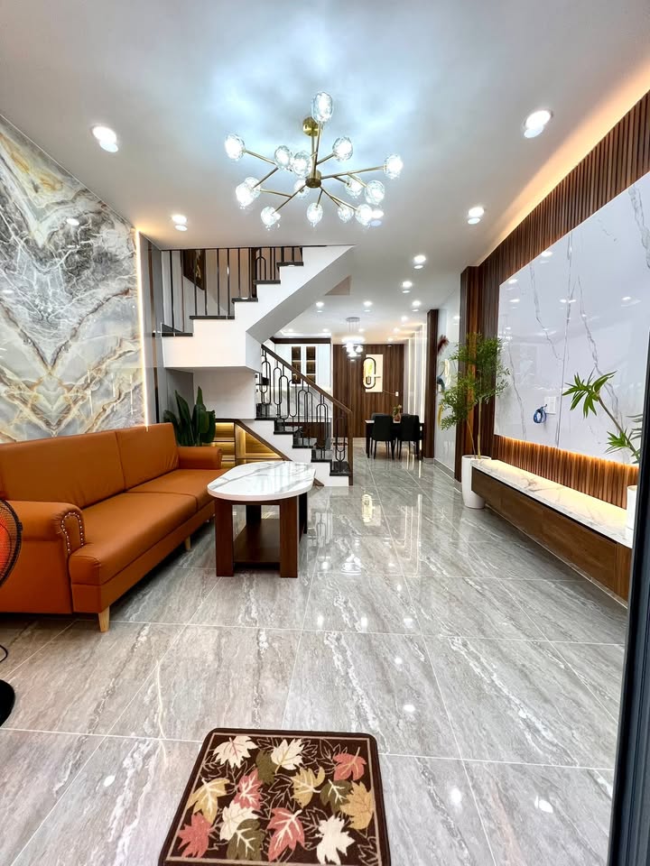 Nhà phố Tân Hoà Đông, Quận 6 - 37m² giá 6.29 tỷ - Sát mặt tiền, vị trí đắc địa!