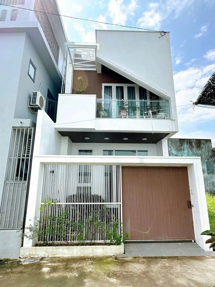 Nhà 2 tầng kiệt ô tô Lại Thế, Phú Thượng 75.8m² giá 2.9 tỷ - Hiện đại và tiện nghi!