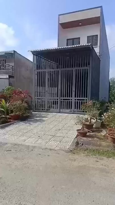 Nhà 2 tầng tại KDC Đông Phú, 100m² giá chỉ 1.98 tỷ - Sẵn sàng ở ngay!