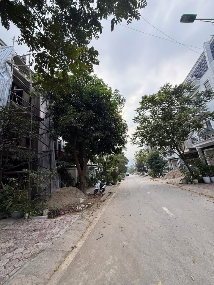 Nhà thô 3 tầng 1 tum tại B6 - 92m² giá 2.28 tỷ - Đầu tư sinh lời ngay!