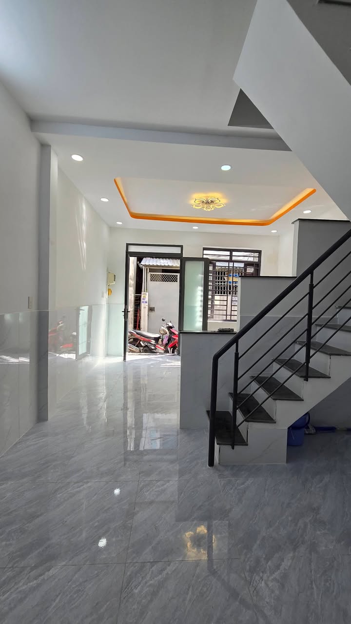 Nhà mới 2 tầng Hiệp Bình Chánh 36.6m² giá 4.9 tỷ - Hoàn thiện vào ở ngay!