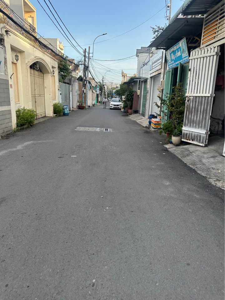 Nhà hẻm xe hơi Đường 109 Phước Long B 50m² giá 5.1 tỷ - Đầu tư sinh lời!