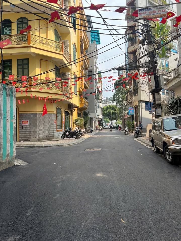 Nhà riêng Khâm Thiên, Đống Đa 41m² giá 13.5 tỷ - Vị trí đắc địa gần hồ Ba Mẫu!