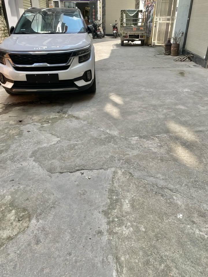 Nhà riêng Định Công, 40m² giá thỏa thuận - Ô tô đỗ cửa, view thoáng!