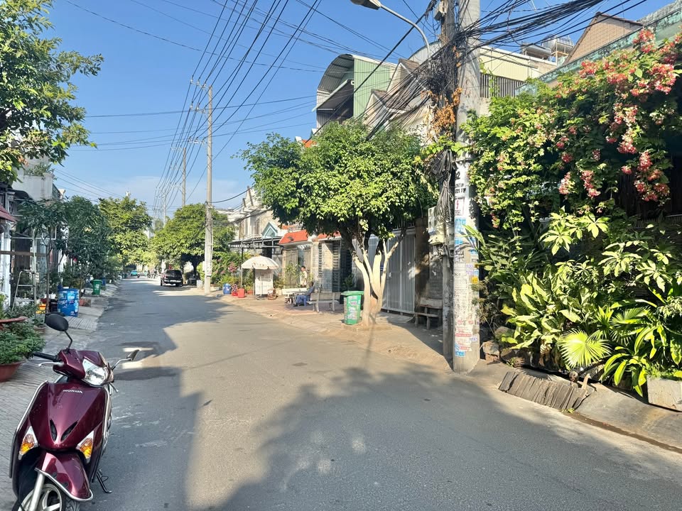 Mặt tiền kinh doanh Bến Cát 101m² giá 6.99 tỷ - Lưu lượng đông đúc!