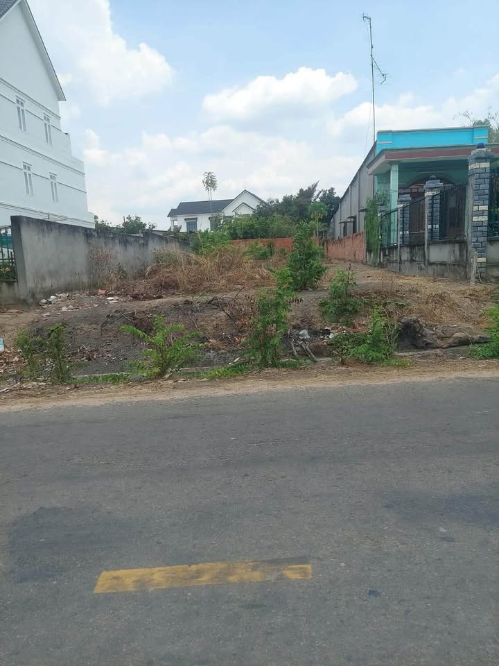 Đất nền kinh doanh tại xã Vĩnh Hoà, Bình Dương 380m² giá chỉ 2 tỷ - Vị trí đắc địa!