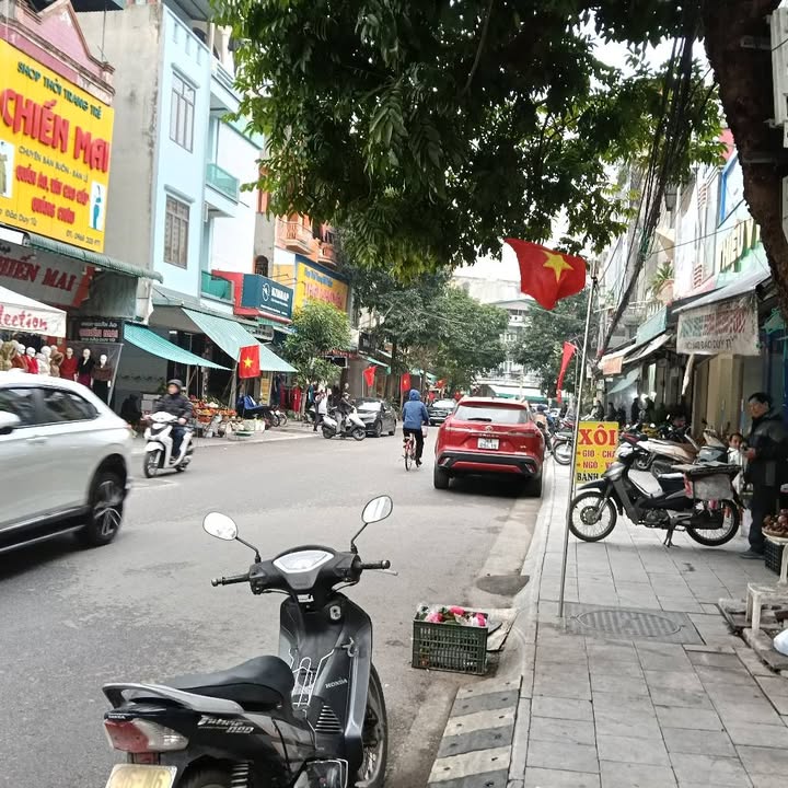 Nhà mặt phố Đào Duy Từ, Thanh Hóa 100m² giá 10 tỷ - Kinh doanh sầm uất!