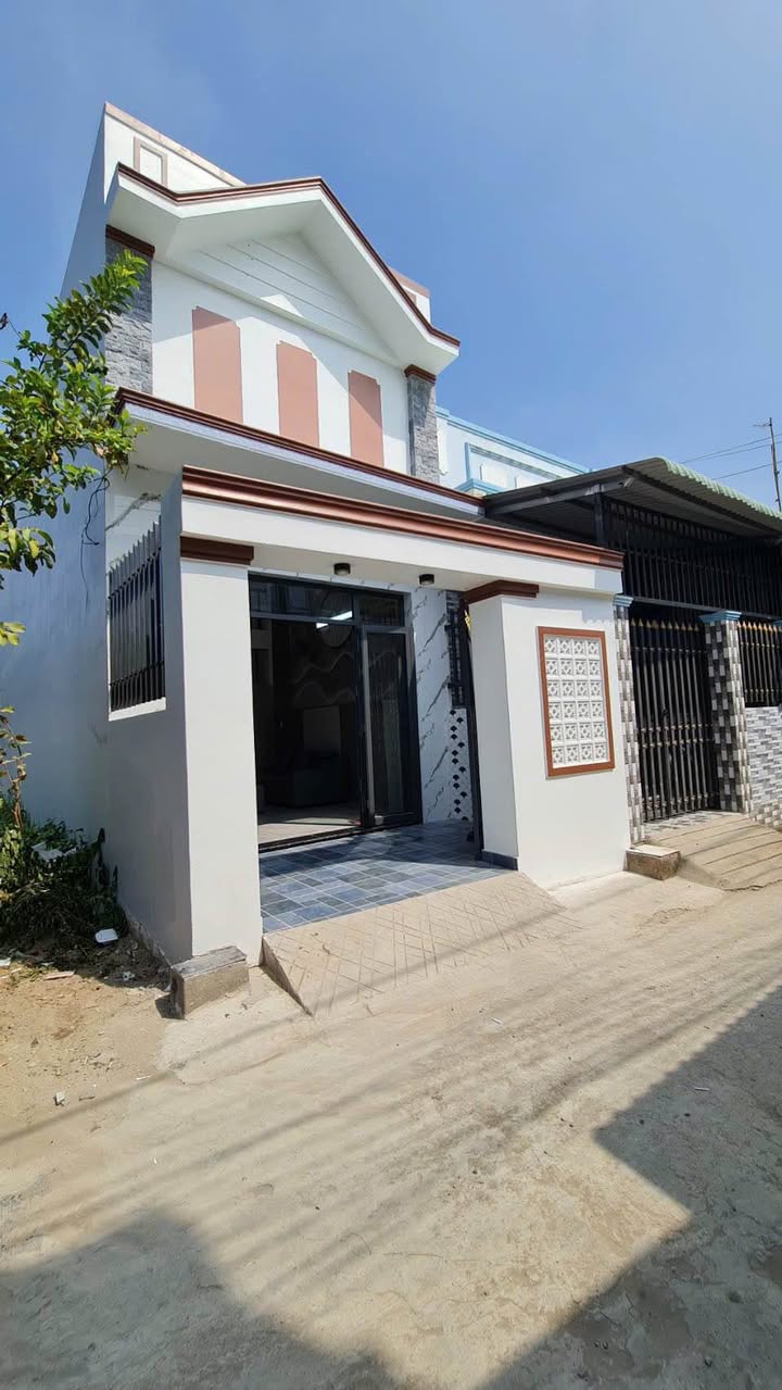 Nhà riêng 68m² đường Trương Văn Ban, Cần Giuộc - Giá 2.65 tỷ - Sẵn sàng vào ở!