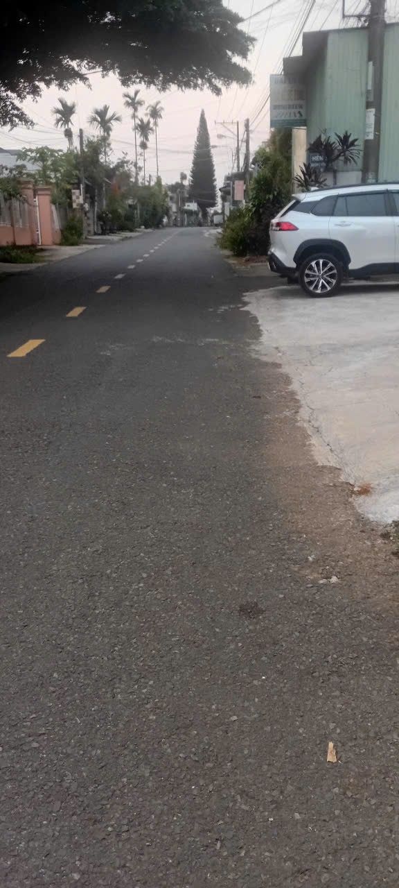 Bán gấp mặt tiền đường Yên Thế, Phường 2, Bảo Lộc - 180m² chỉ 3.9 tỷ!