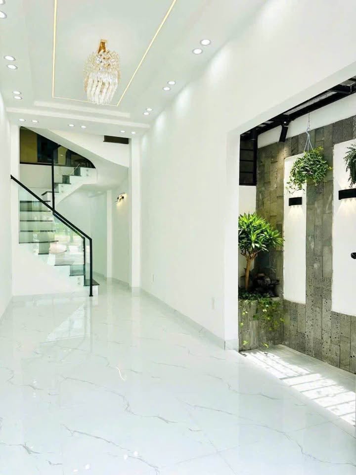 Nhà 3 tầng mặt đường lớn Phường Thượng Lý, Quận Hồng Bàng 30m² giá 3.69 tỷ - Sẵn sàng vào ở ngay!