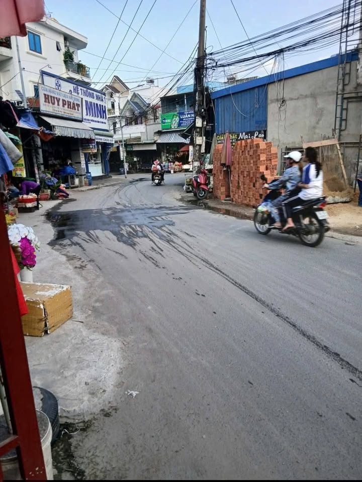 Nhà mặt tiền kinh doanh Phường Bình Chuẩn 210m² giá 4.8 tỷ - Cơ hội đầu tư hấp dẫn!