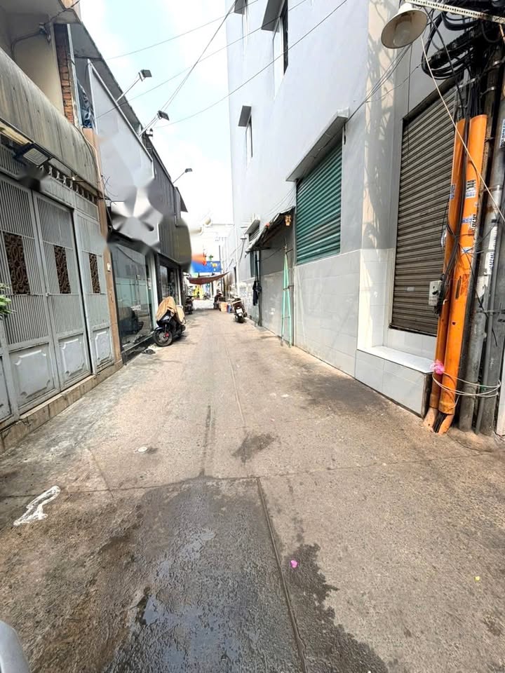 Townhouse hẻm ô tô CMT8, Quận 10, 26m² giá 5.68 tỷ - Đầu tư sinh lời ngay!