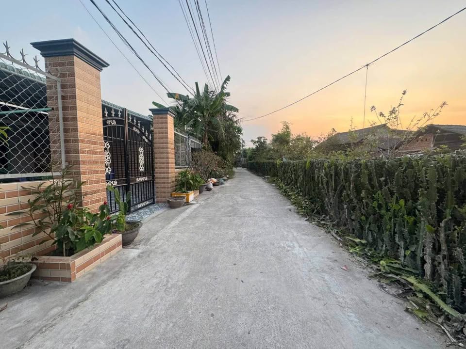 Nhà lầu mới xây tại Tân An, 65m² giá 1.95 tỷ - Đường ô tô vào tận nơi!