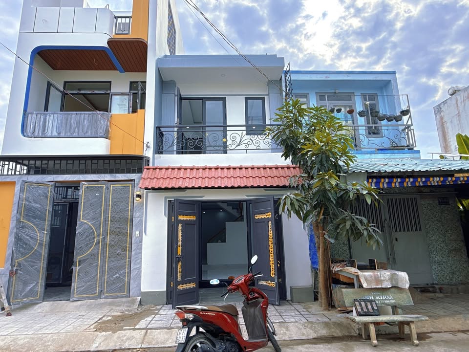 Nhà 1 trệt 1 lầu 56m² giá 1.55 tỷ - Thiết kế hiện đại, sẵn sàng ở ngay!